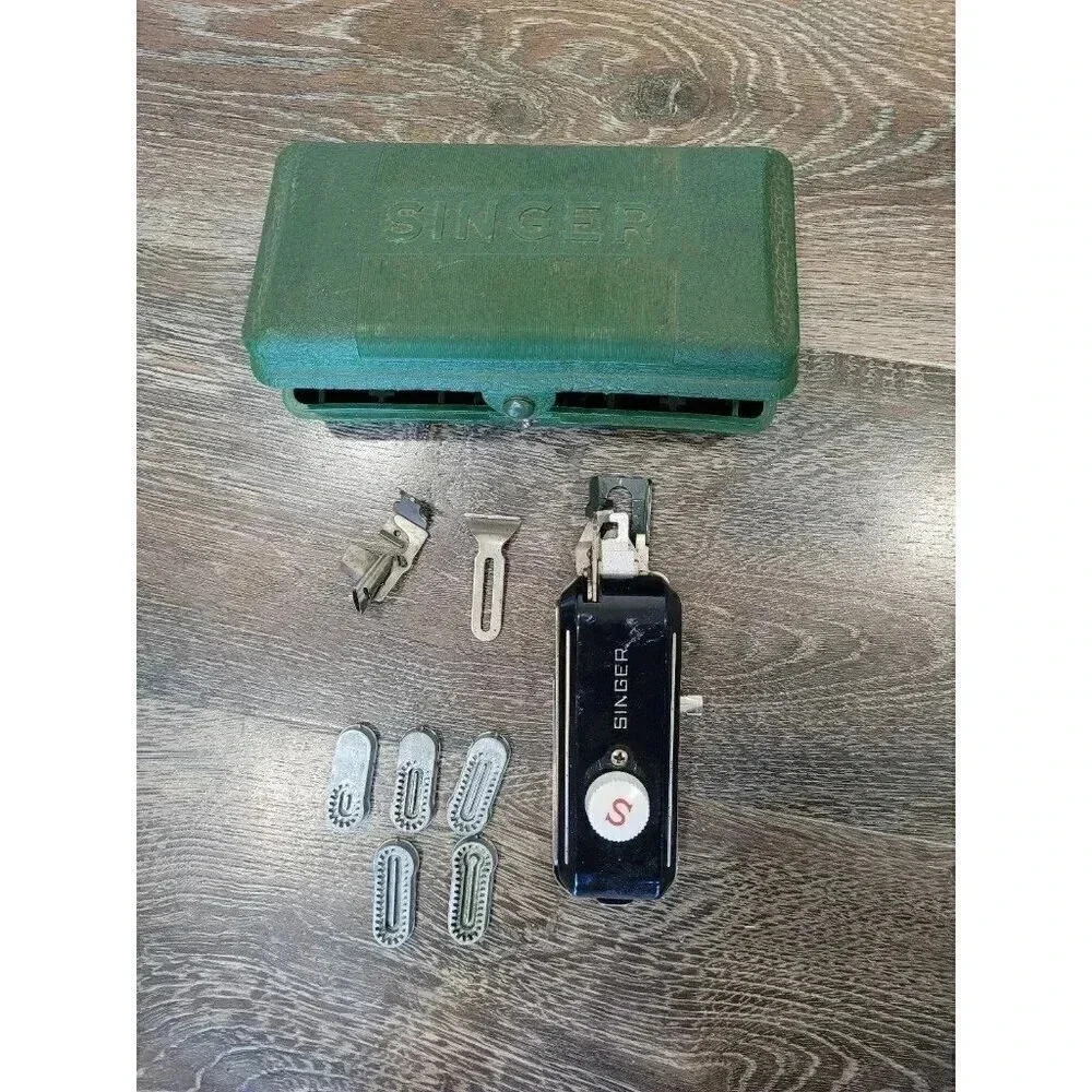 Vintage Singer Buttonholer machine #2